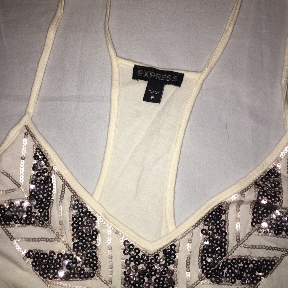 Express medium white tank with sequin design - Picture 2 of 5